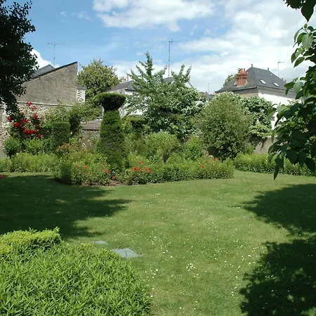 A L'abri Du Ginkgo *